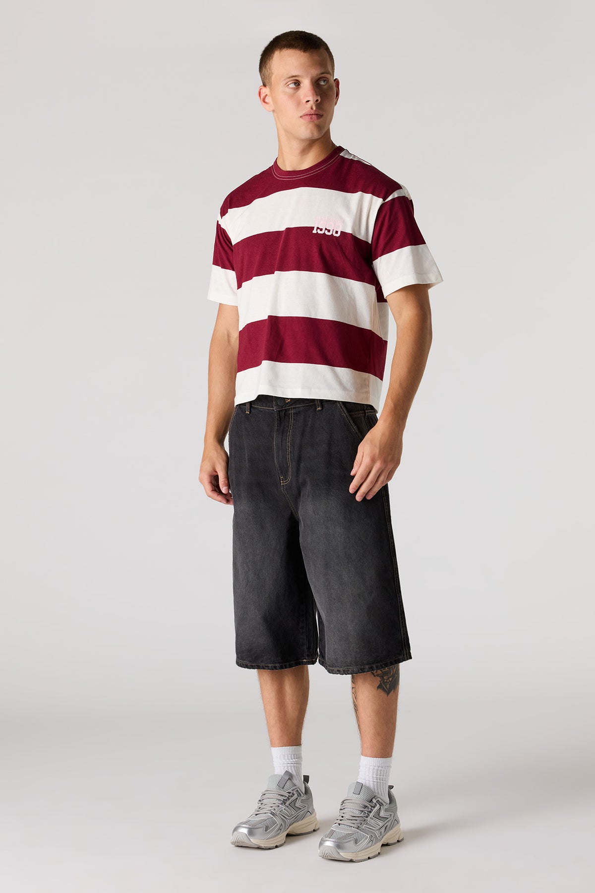 Vue alternative 3. T-shirt carré rayé