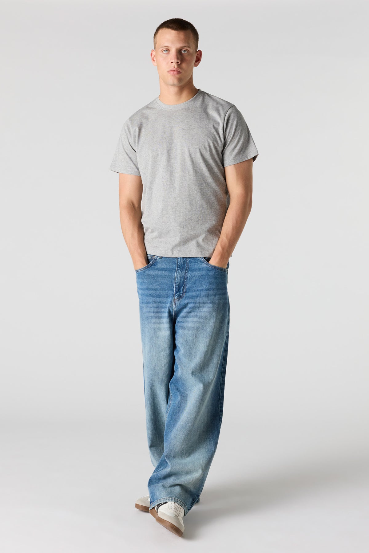 Alt View 3. Crewneck T-Shirt - Heather Grey