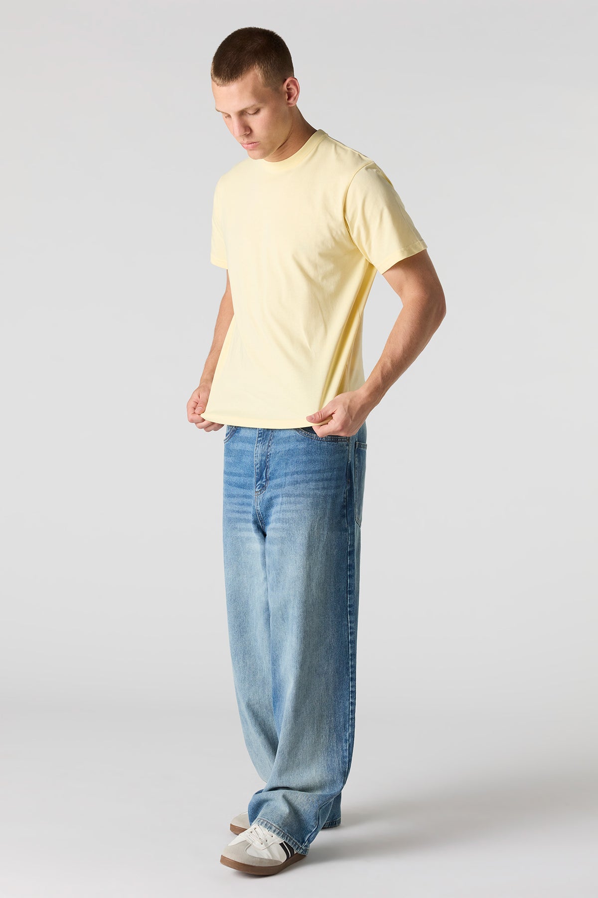 Vue alternative 3. T-shirt ras du cou