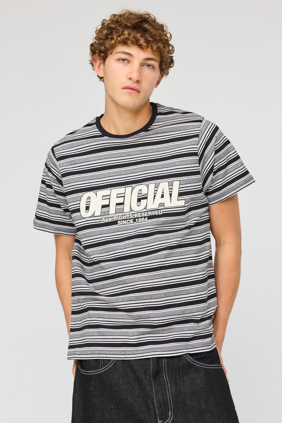 Alt View 4. Graphic Striped T-Shirt - Black