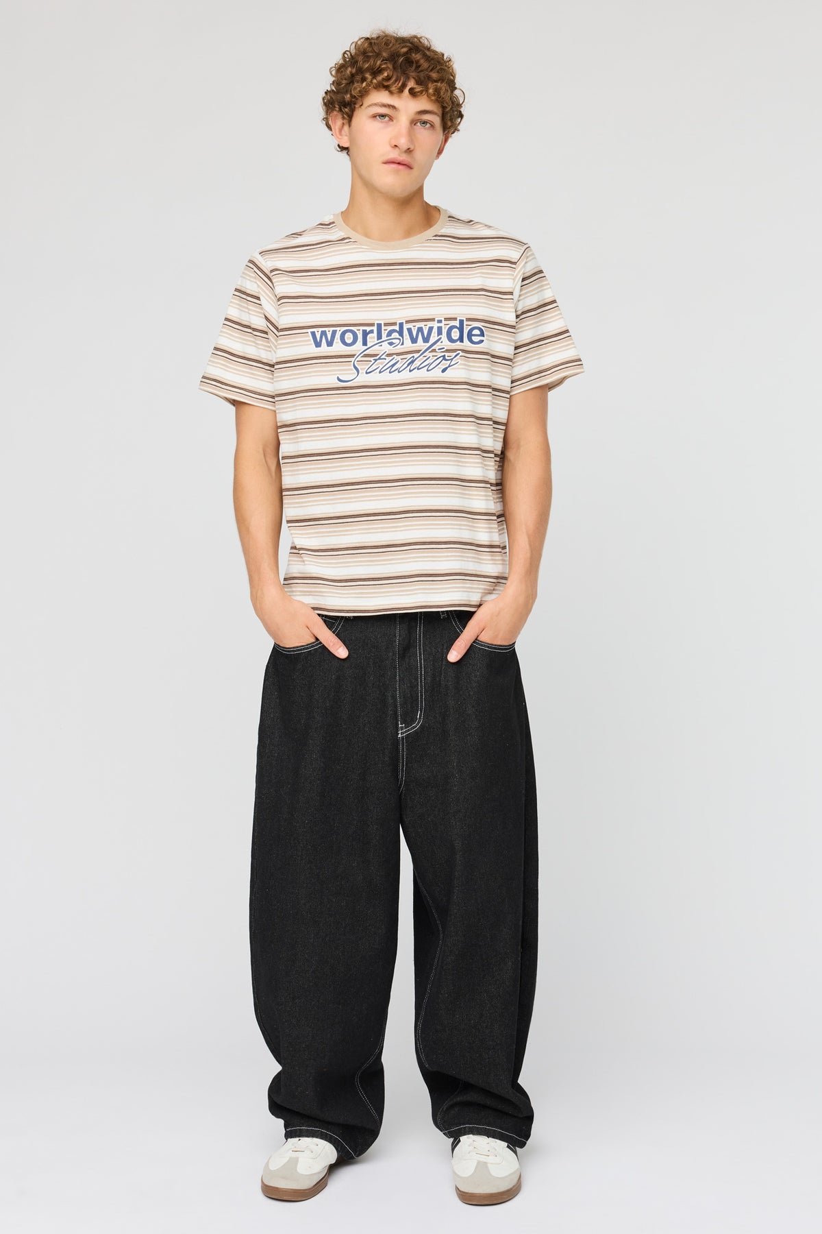 Alt View 3. Graphic Striped T-Shirt - Brown