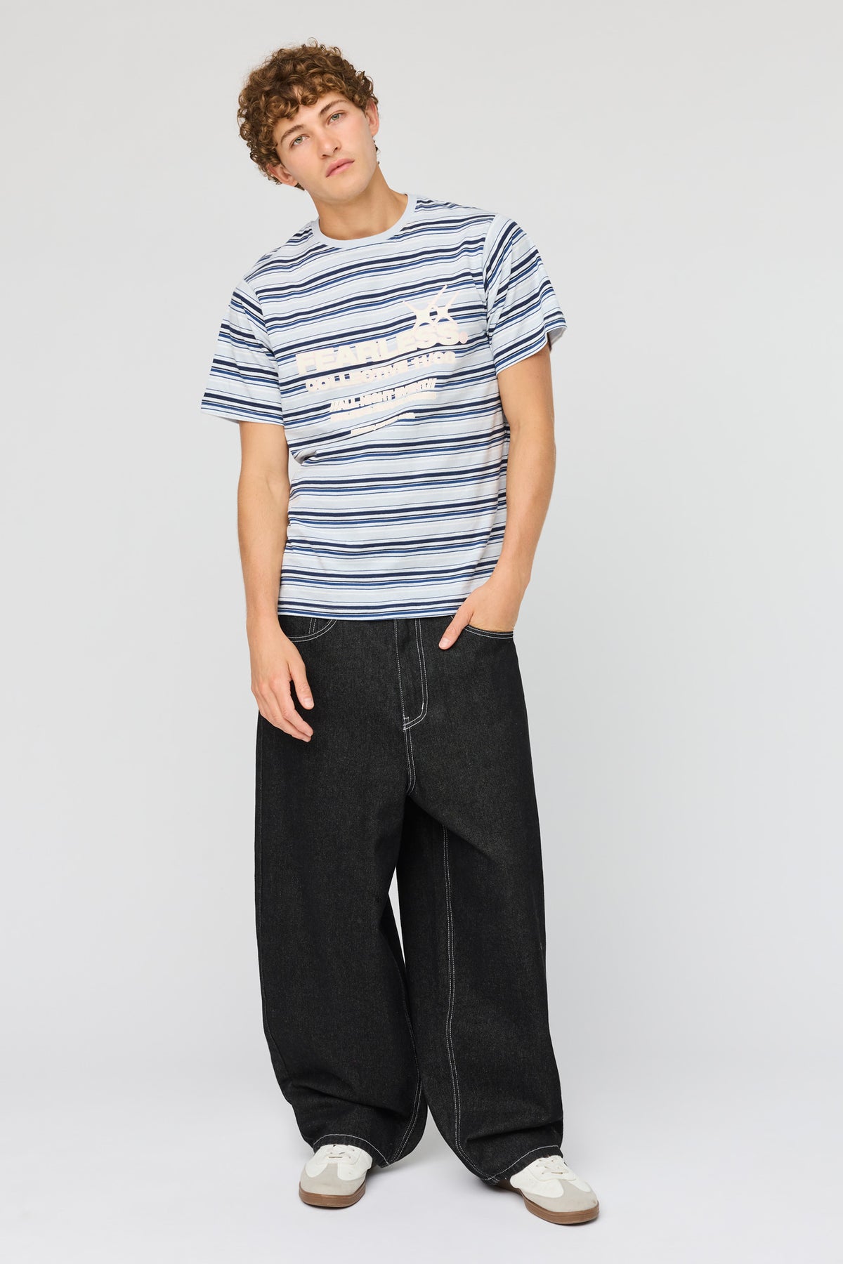 Alt View 3. Graphic Striped T-Shirt - Blue