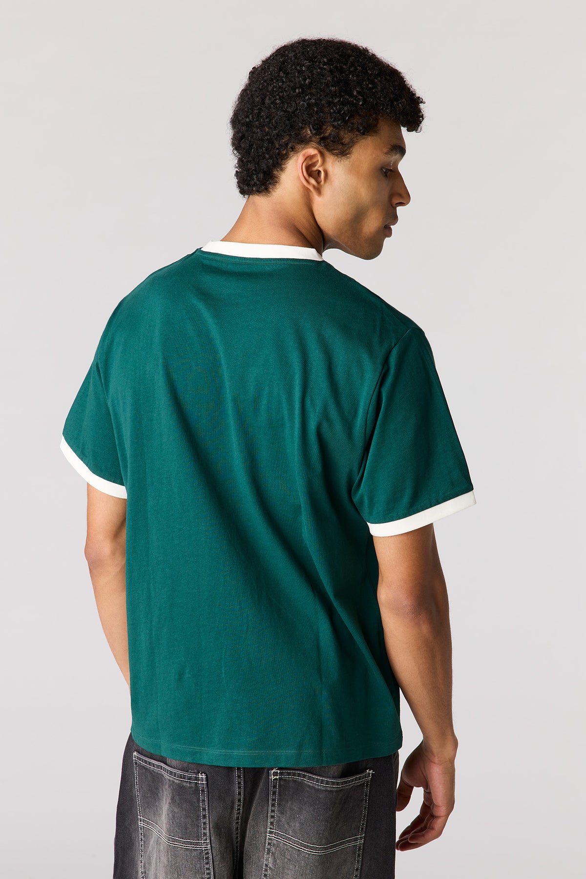 Vue alternative 2. T-shirt à liséré contrastant
