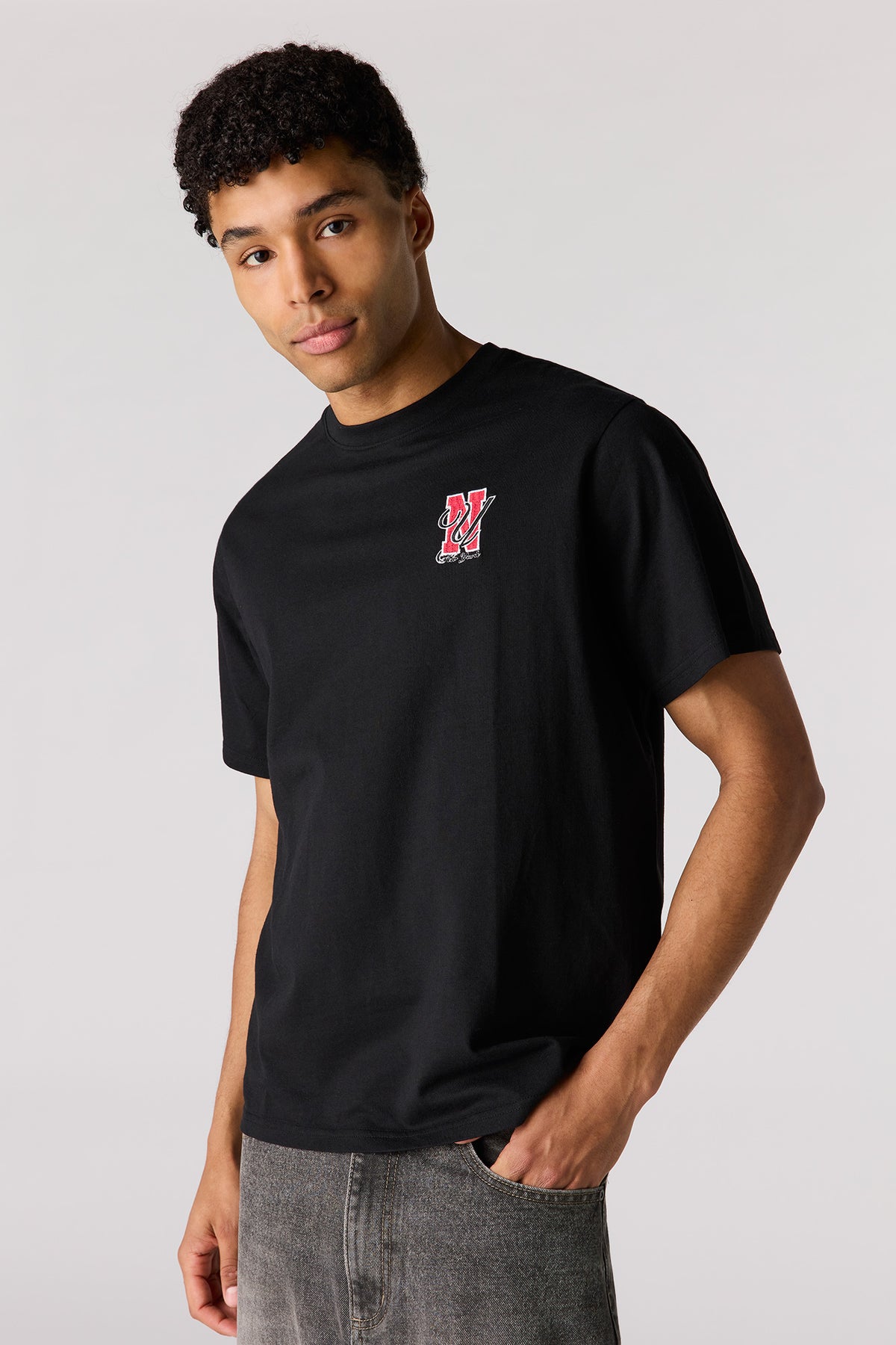 T-shirt avec motif brodé