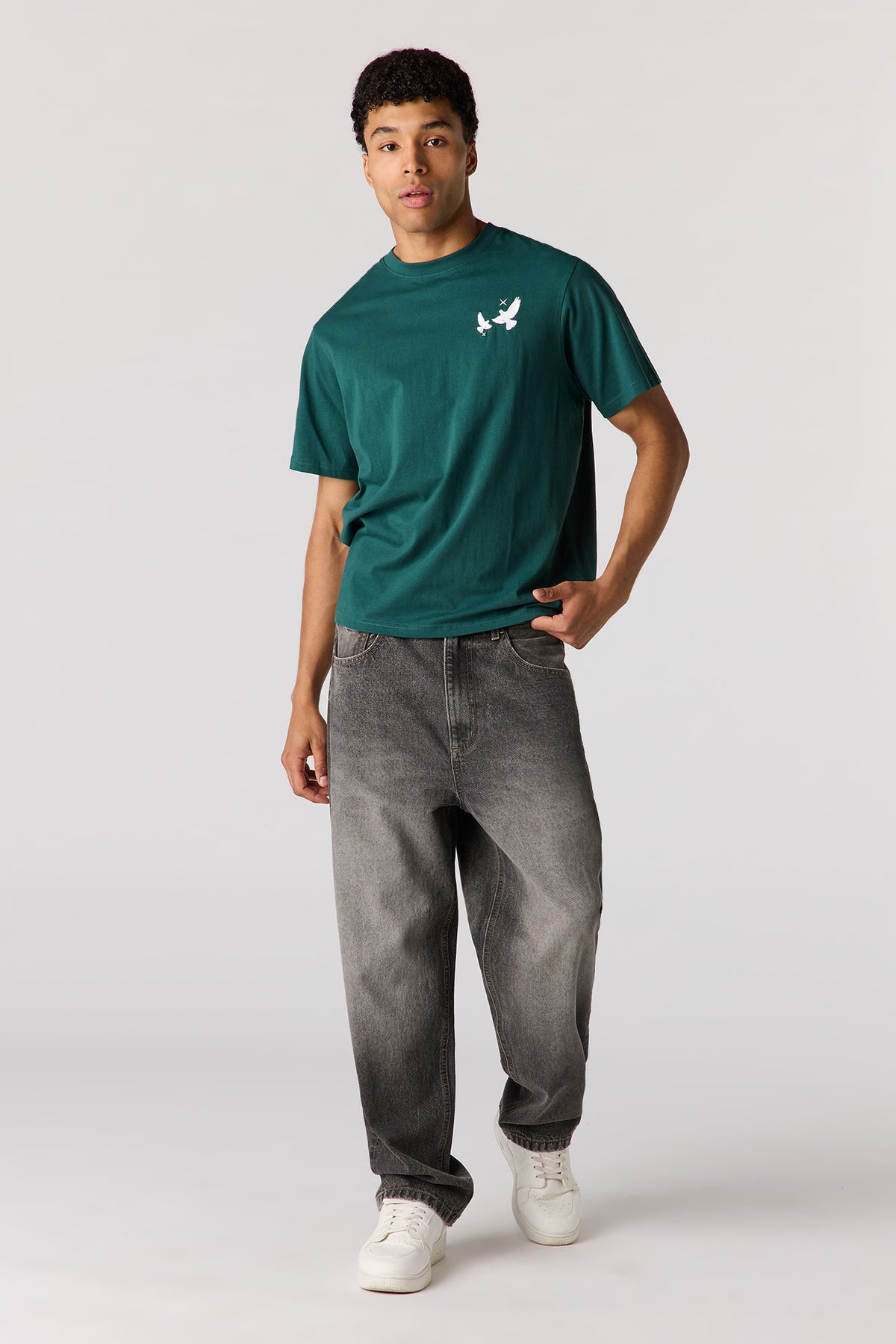 Vue alternative 3. T-shirt avec motif brodé