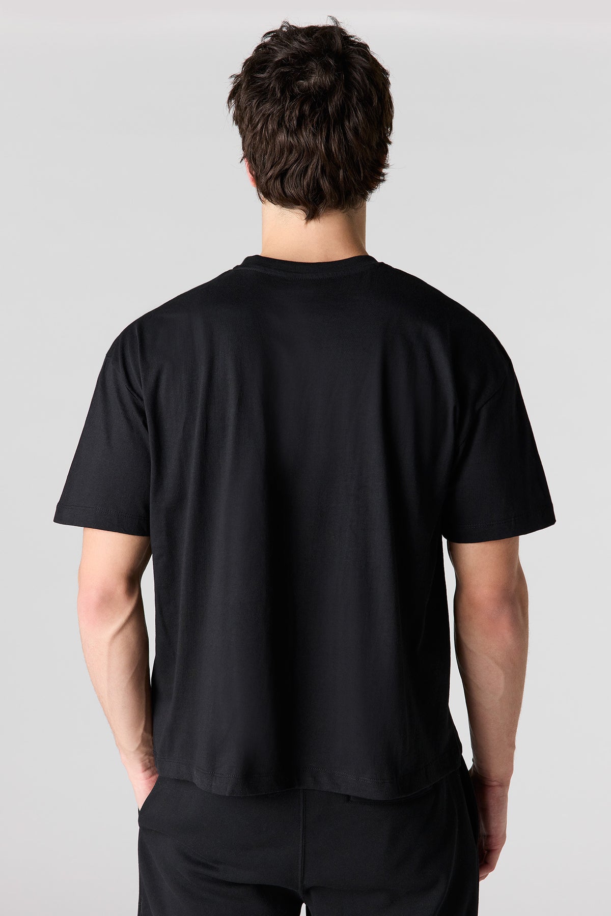 Vue alternative 2. T-shirt carré avec motif brodé