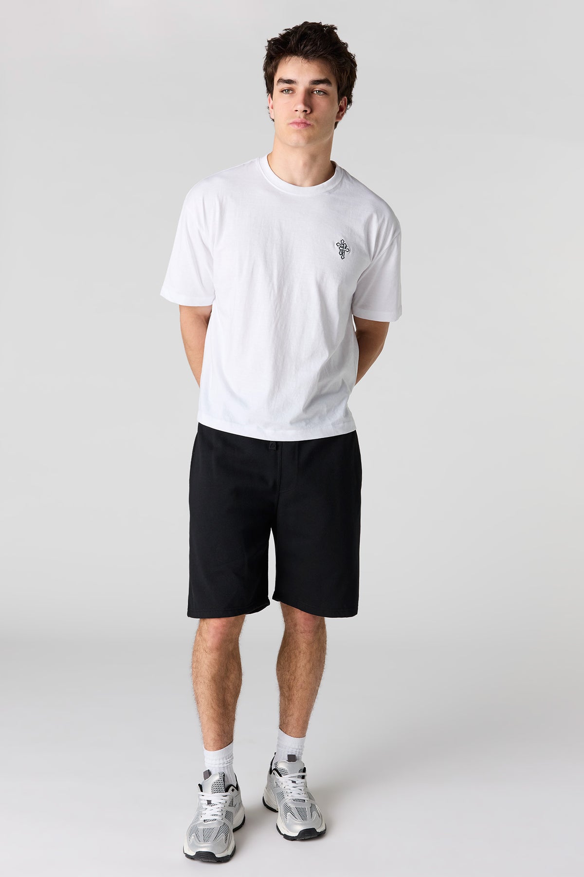 Alt View 3. Embroidered Boxy T-Shirt - White