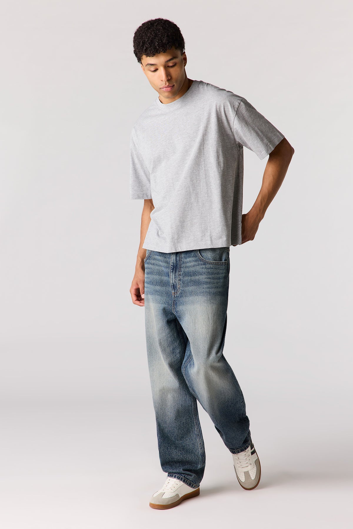 Alt View 3. Boxy T-Shirt - Heather Grey