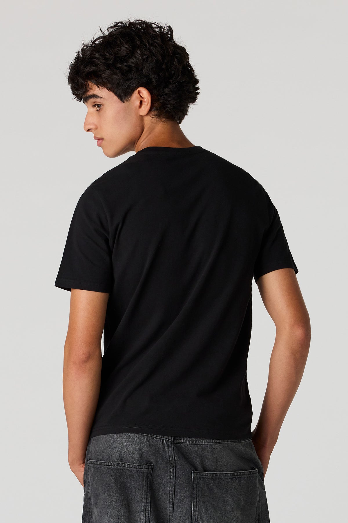 Alt View 2. Slim T-Shirt - Black