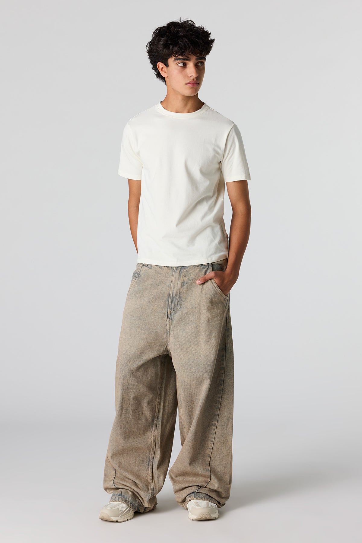 Alt View 3. Slim T-Shirt - White
