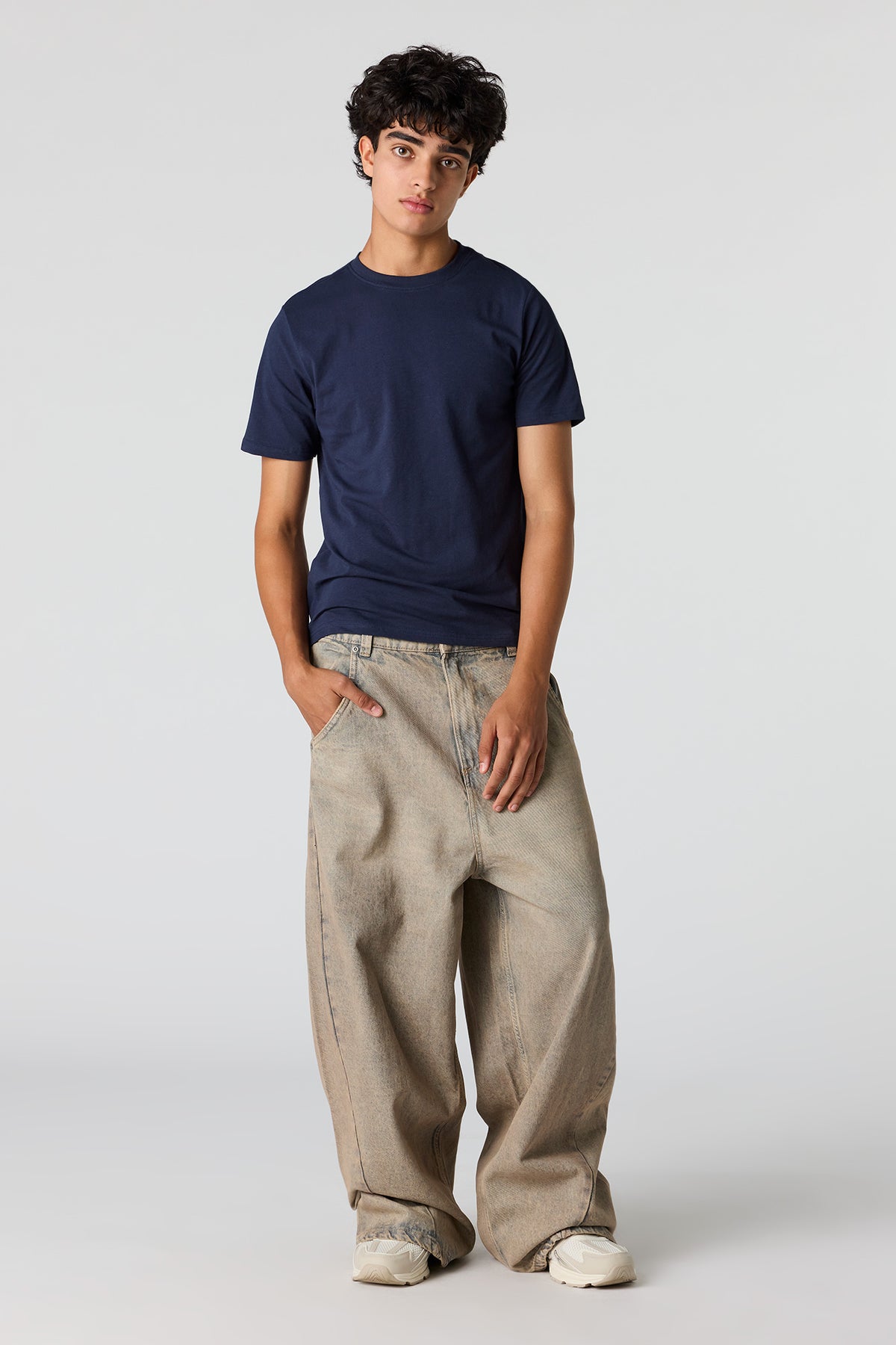 Alt View 4. Slim T-Shirt - Navy