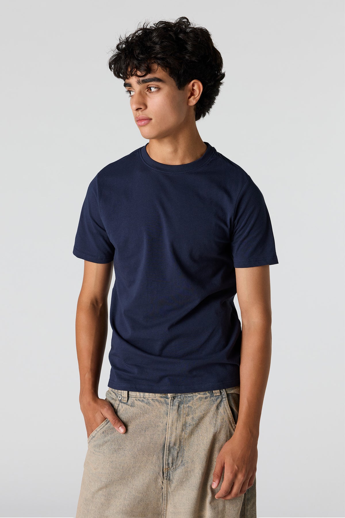 Alt View 2. Slim T-Shirt - Navy