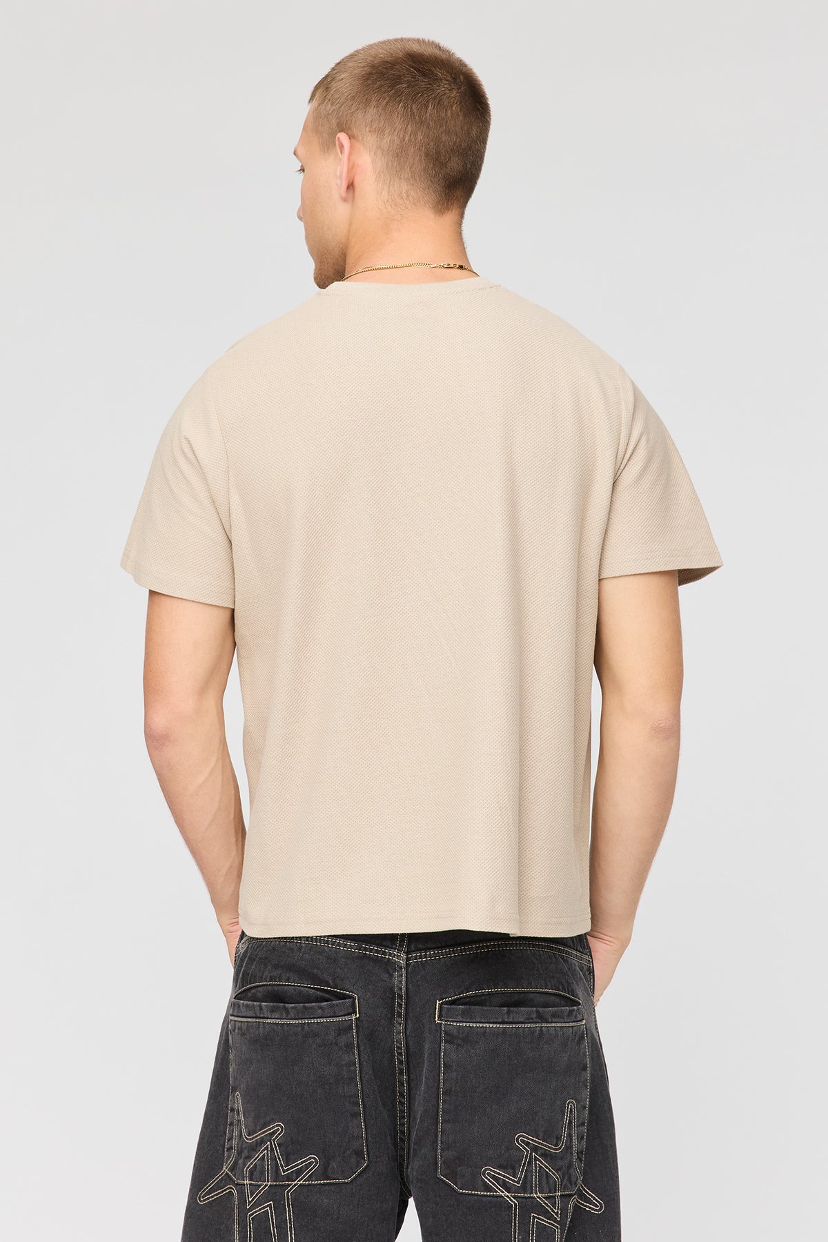 Vue alternative 2. T-shirt texturé