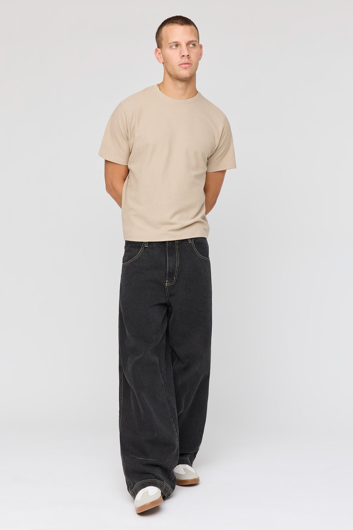 Vue alternative 3. T-shirt texturé