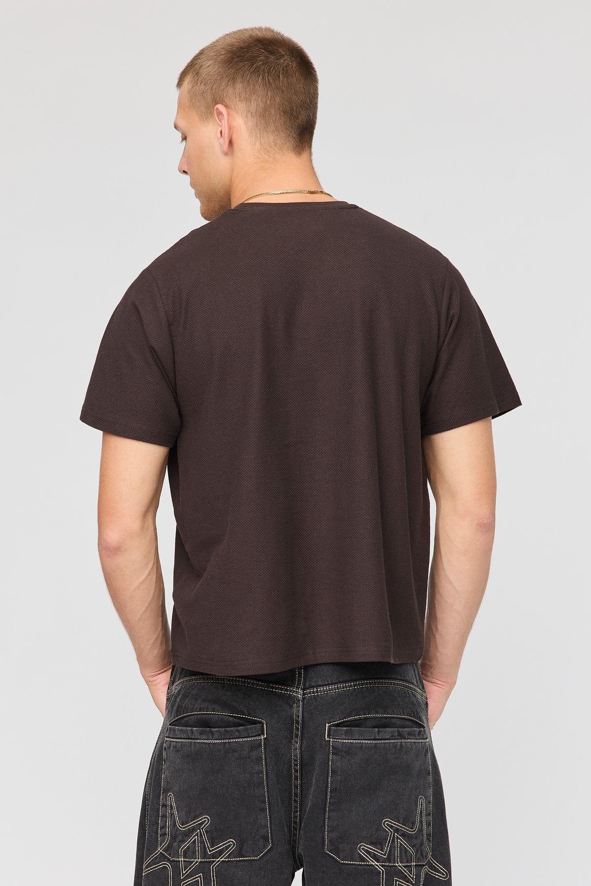 Vue alternative 2. T-shirt texturé