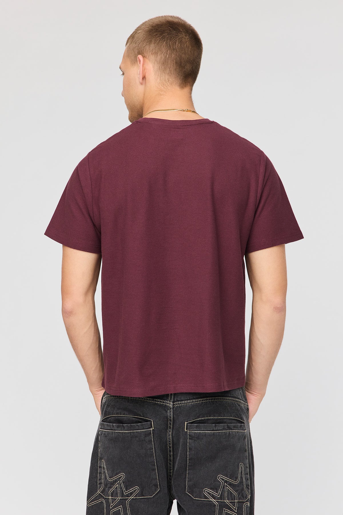Vue alternative 2. T-shirt texturé