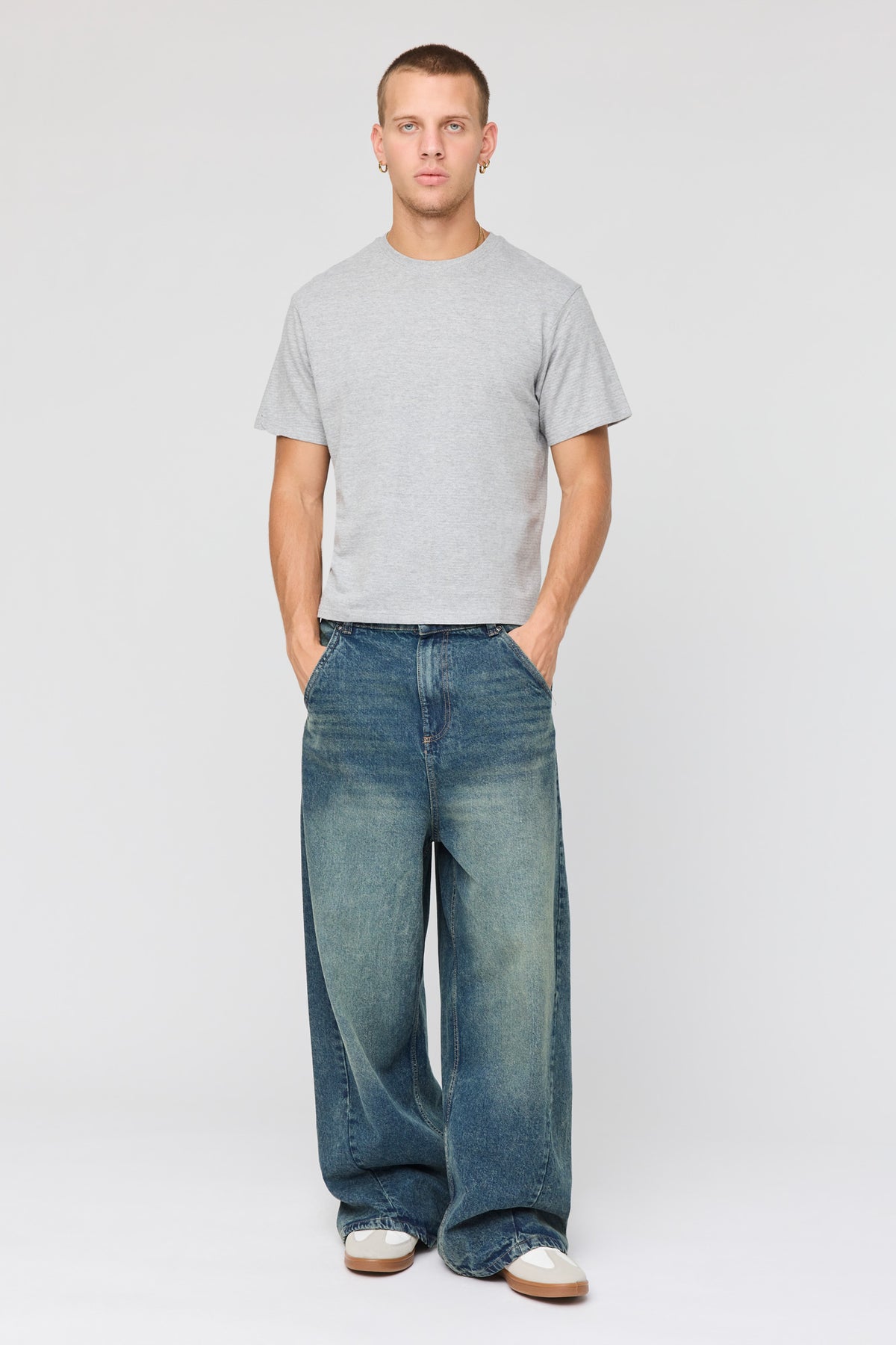 Alt View 3. Textured T-Shirt - Heather Grey