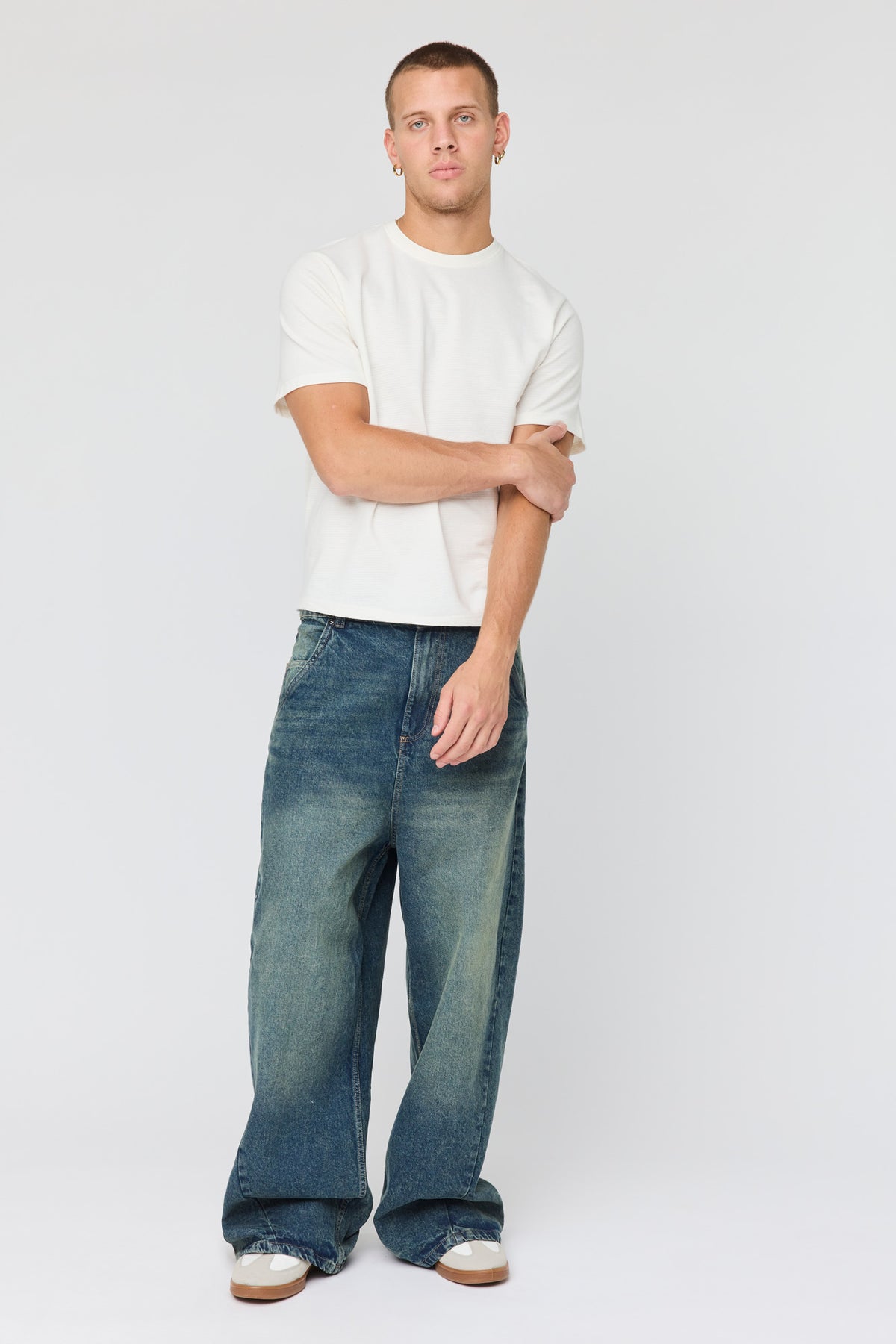 Alt View 3. Textured T-Shirt - White
