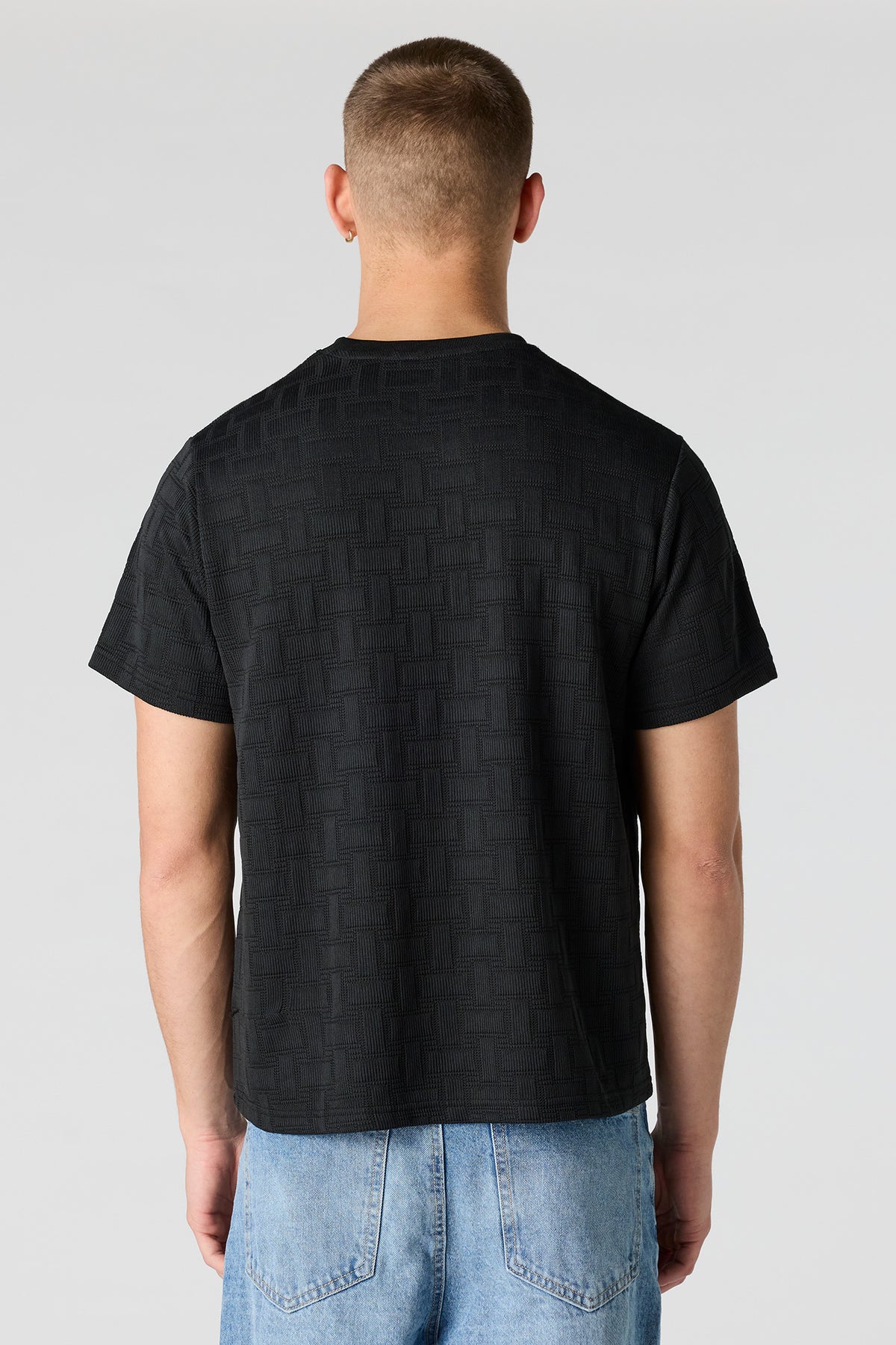 Vue alternative 2. T-shirt en tricot avec motif brodé