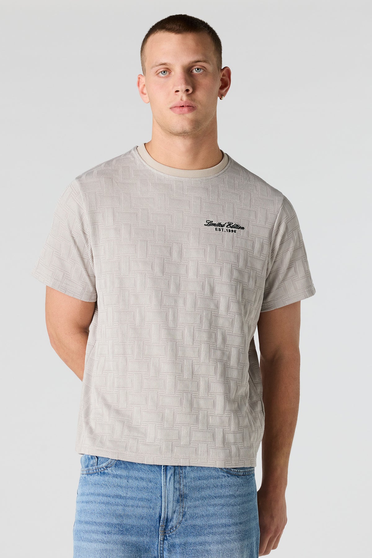 T-shirt en tricot avec motif brodé