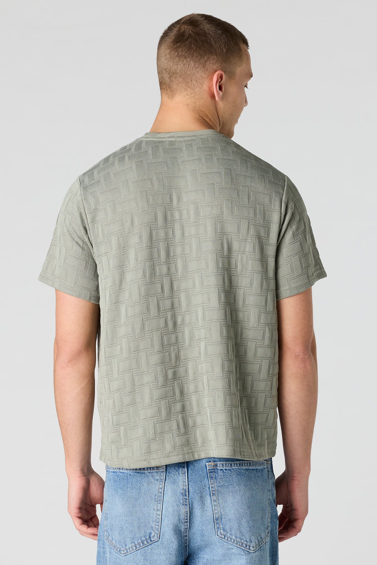 Vue alternative 2. T-shirt en tricot avec motif brodé