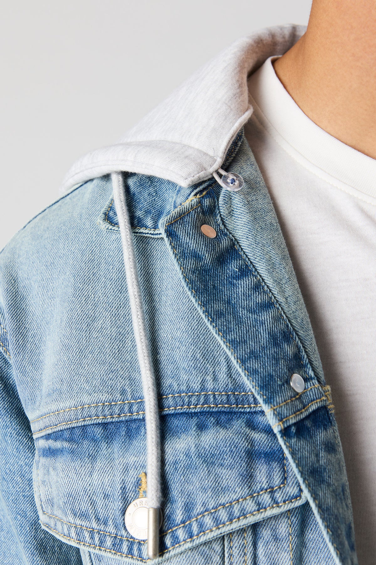Alt View 4. Denim Removable Hooded Trucker Jacket - Medium Blue