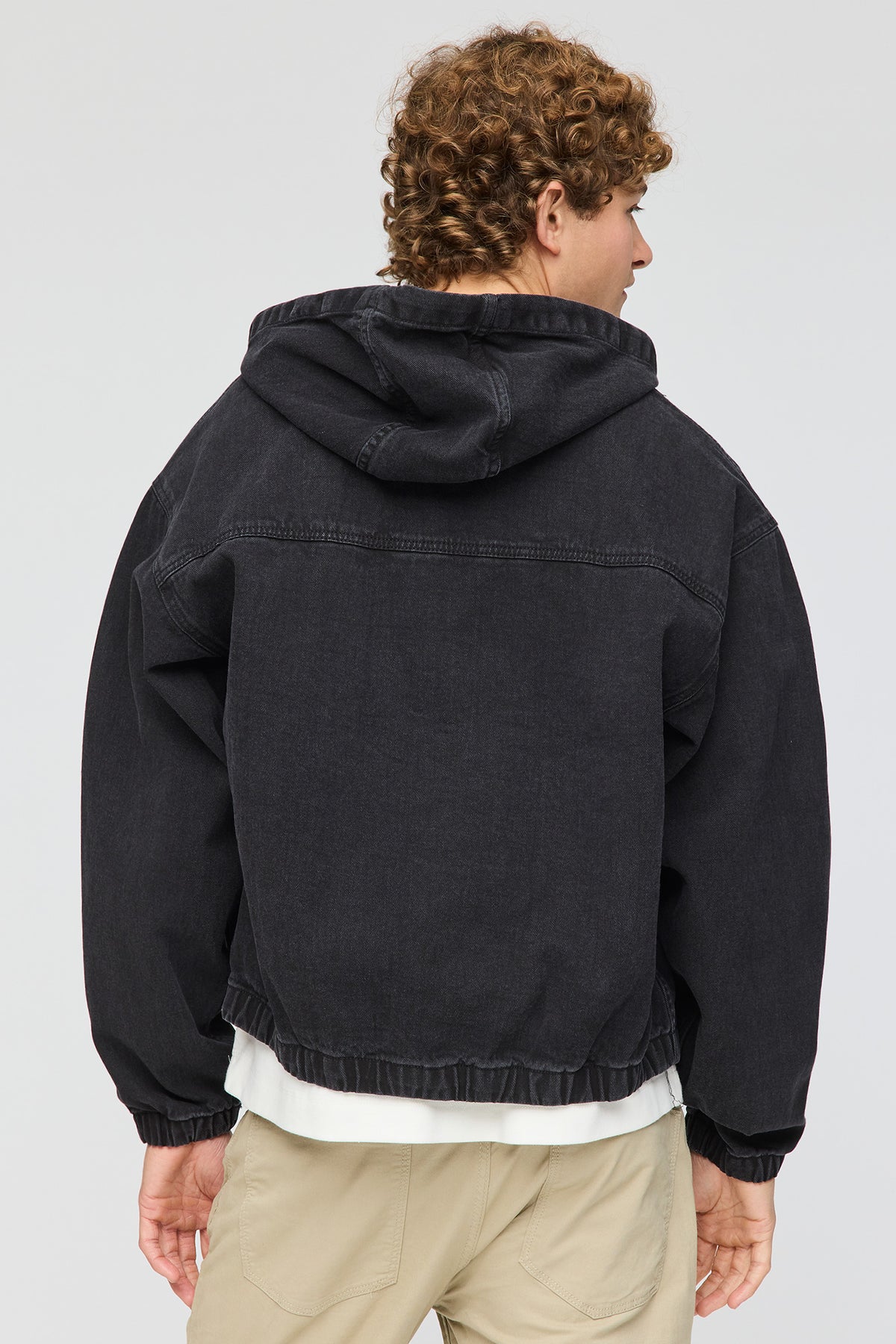 Vue alternative 2. Blouson aviateur à capuchon en denim