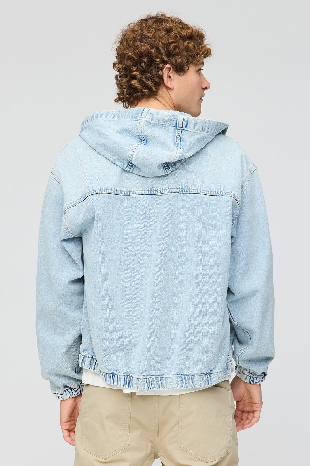 Vue alternative 2. Blouson aviateur à capuchon en denim