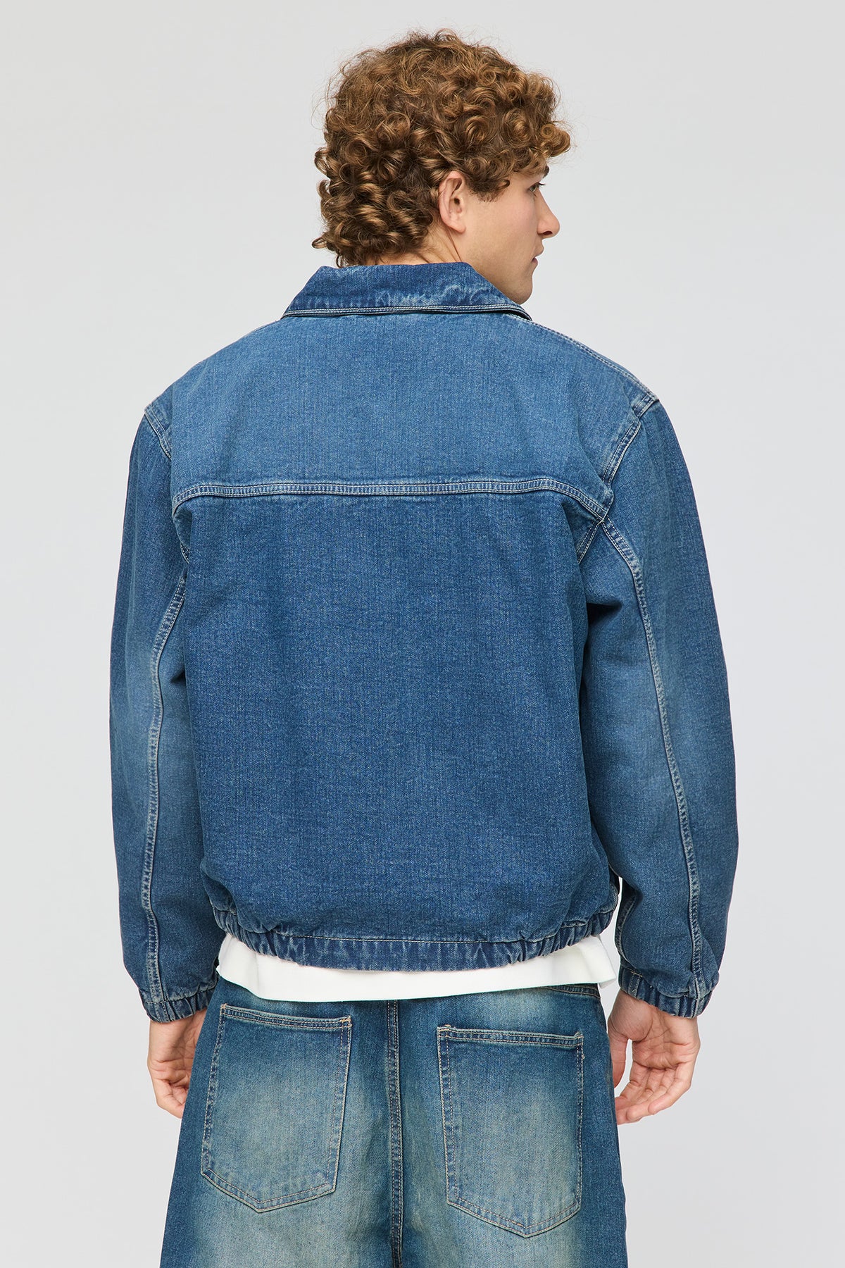 Vue alternative 2. Blouson aviateur en denim