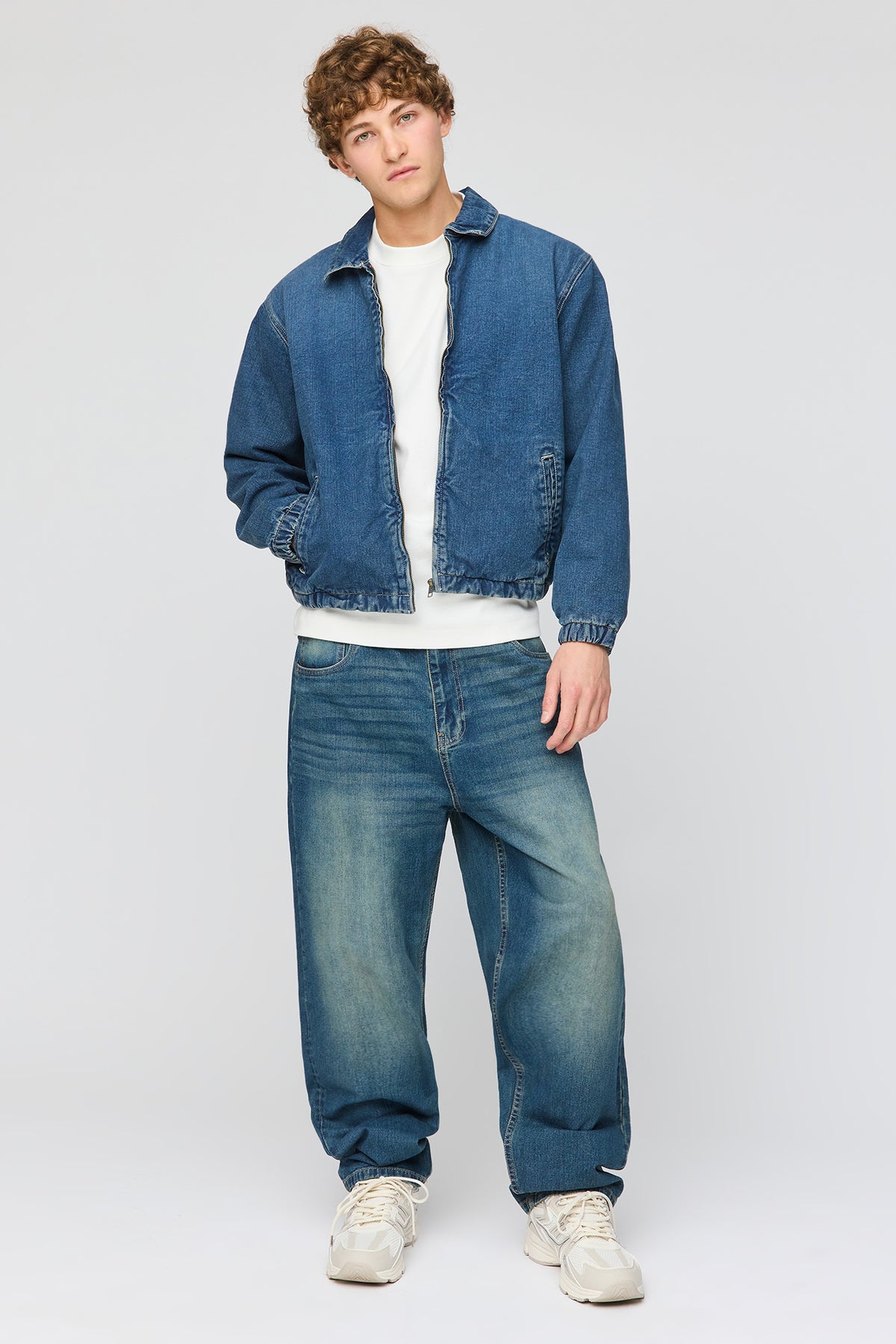 Vue alternative 3. Blouson aviateur en denim
