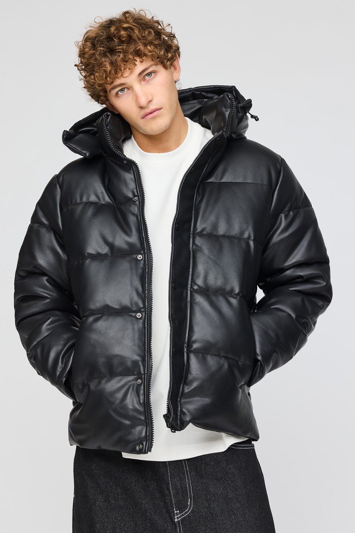Blouson bouffant à capuchon en similicuir