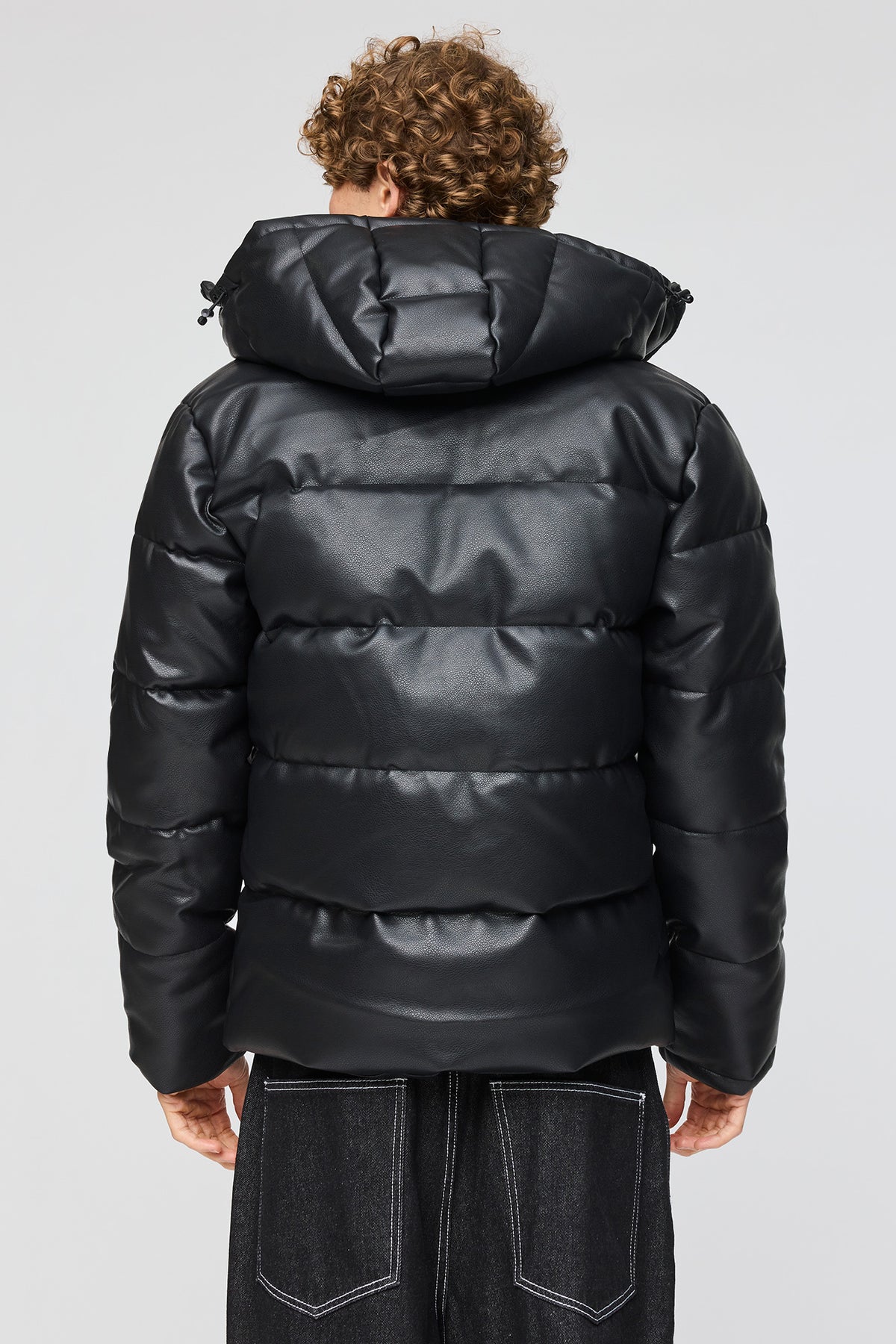 Vue alternative 2. Blouson bouffant à capuchon en similicuir