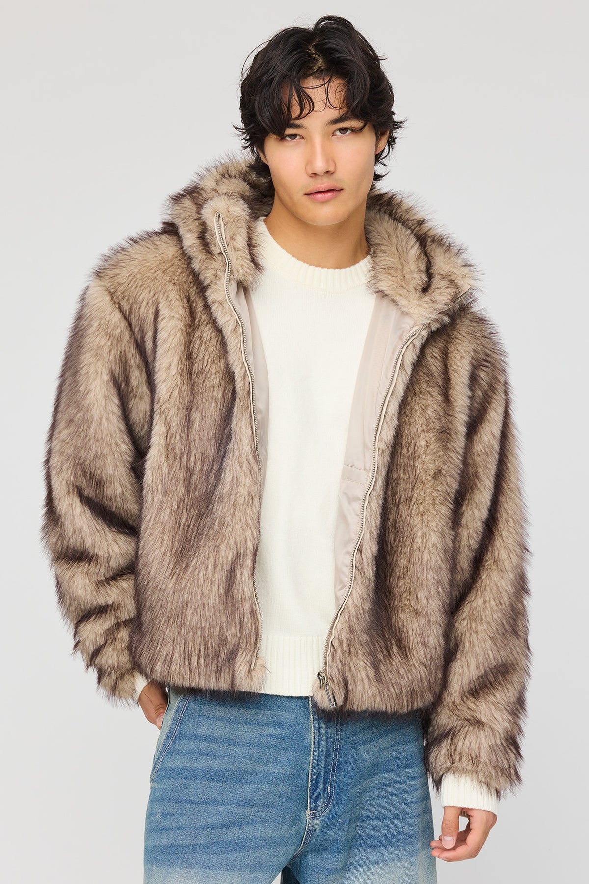 Blouson à capuchon en similifourrure avec fermeture à glissière