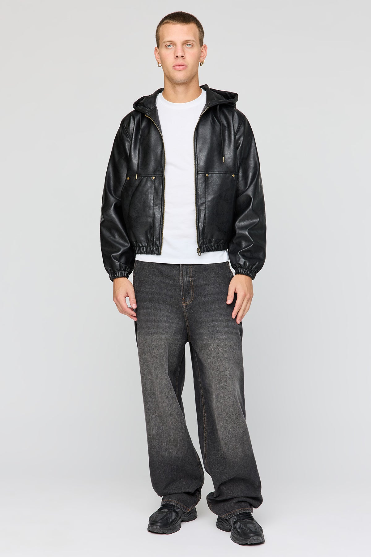 Vue alternative 3. Blouson aviateur à capuchon en similicuir