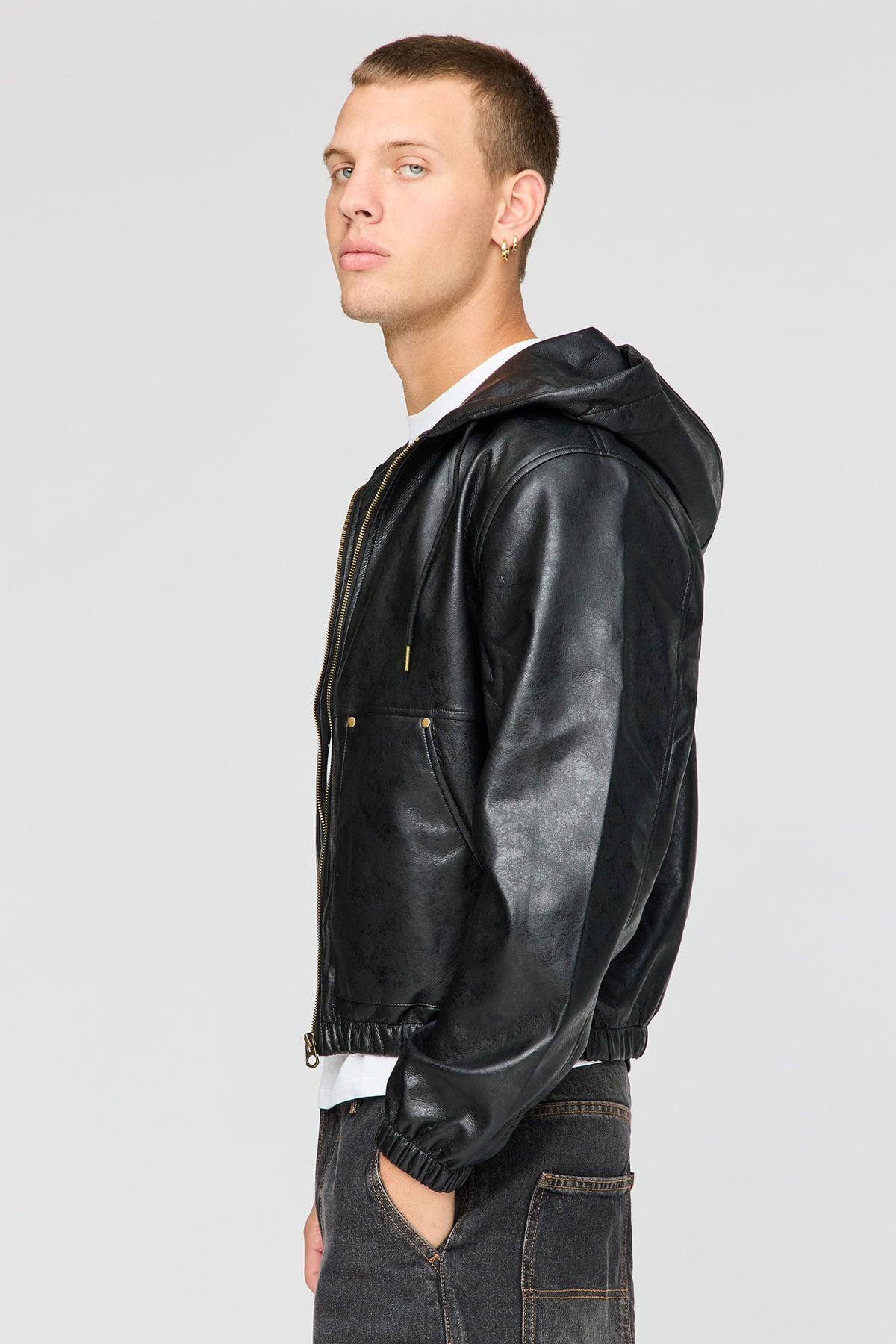 Vue alternative 4. Blouson aviateur à capuchon en similicuir