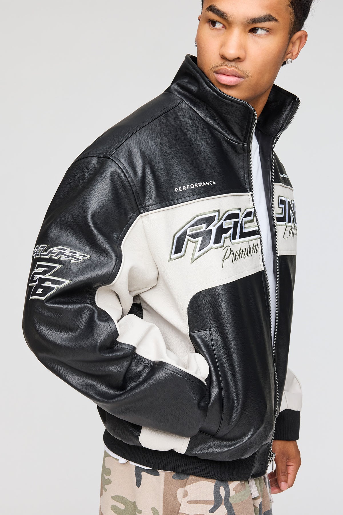 Vue alternative 4. Blouson de style universitaire en similicuir