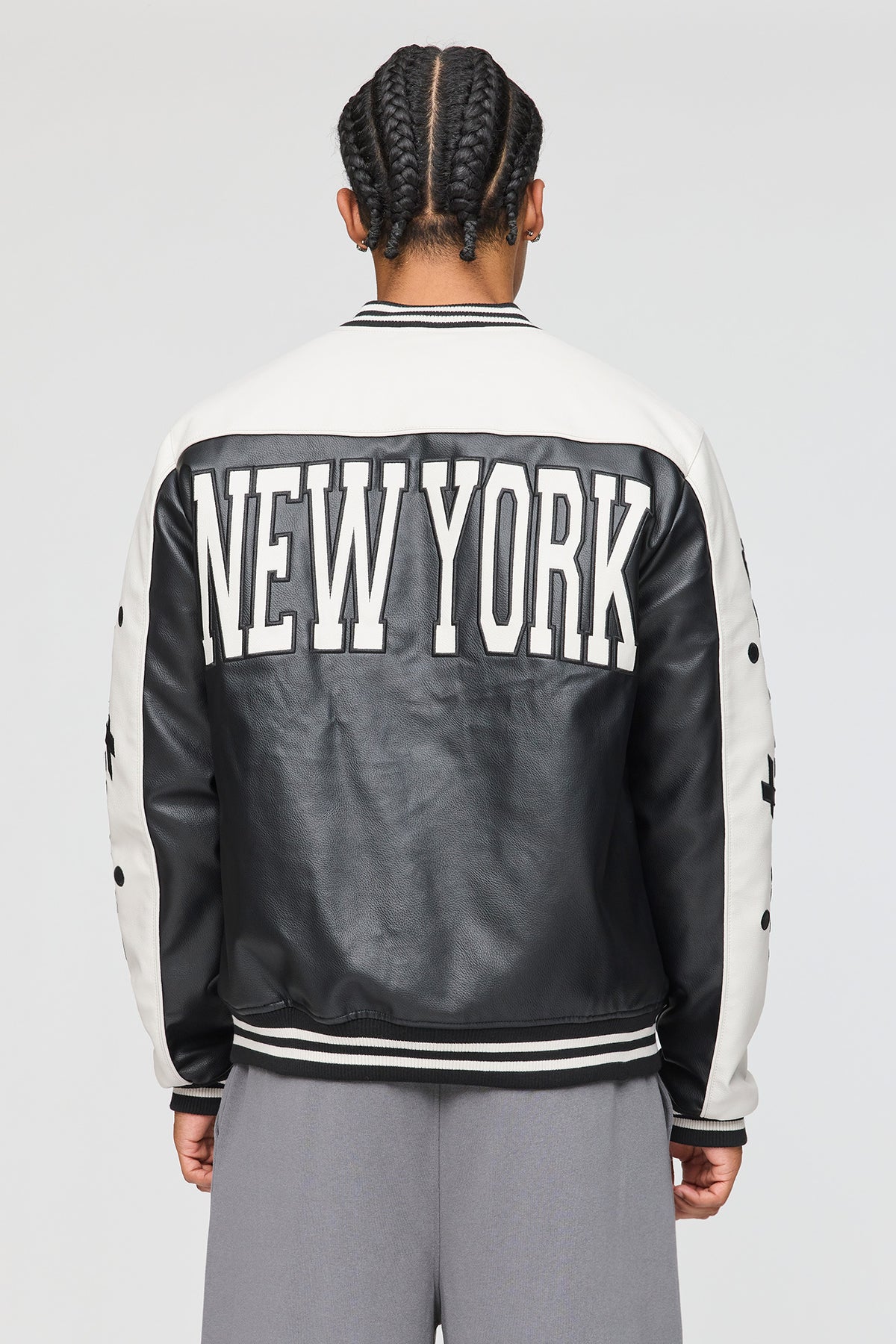 Vue alternative 2. Blouson de style universitaire en similicuir
