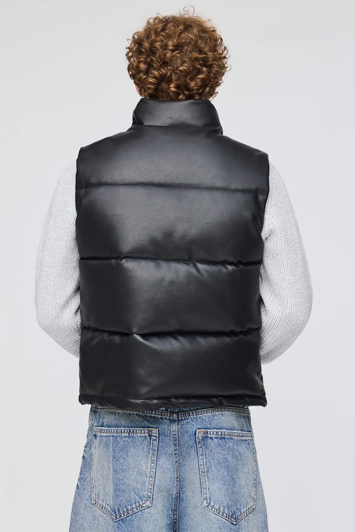 Vue alternative 2. Veste bouffante en similicuir
