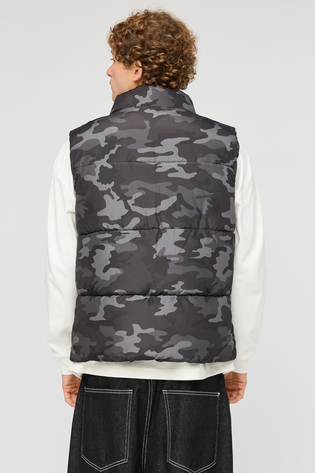 Alt View 2. Puffer Vest - Camouflage
