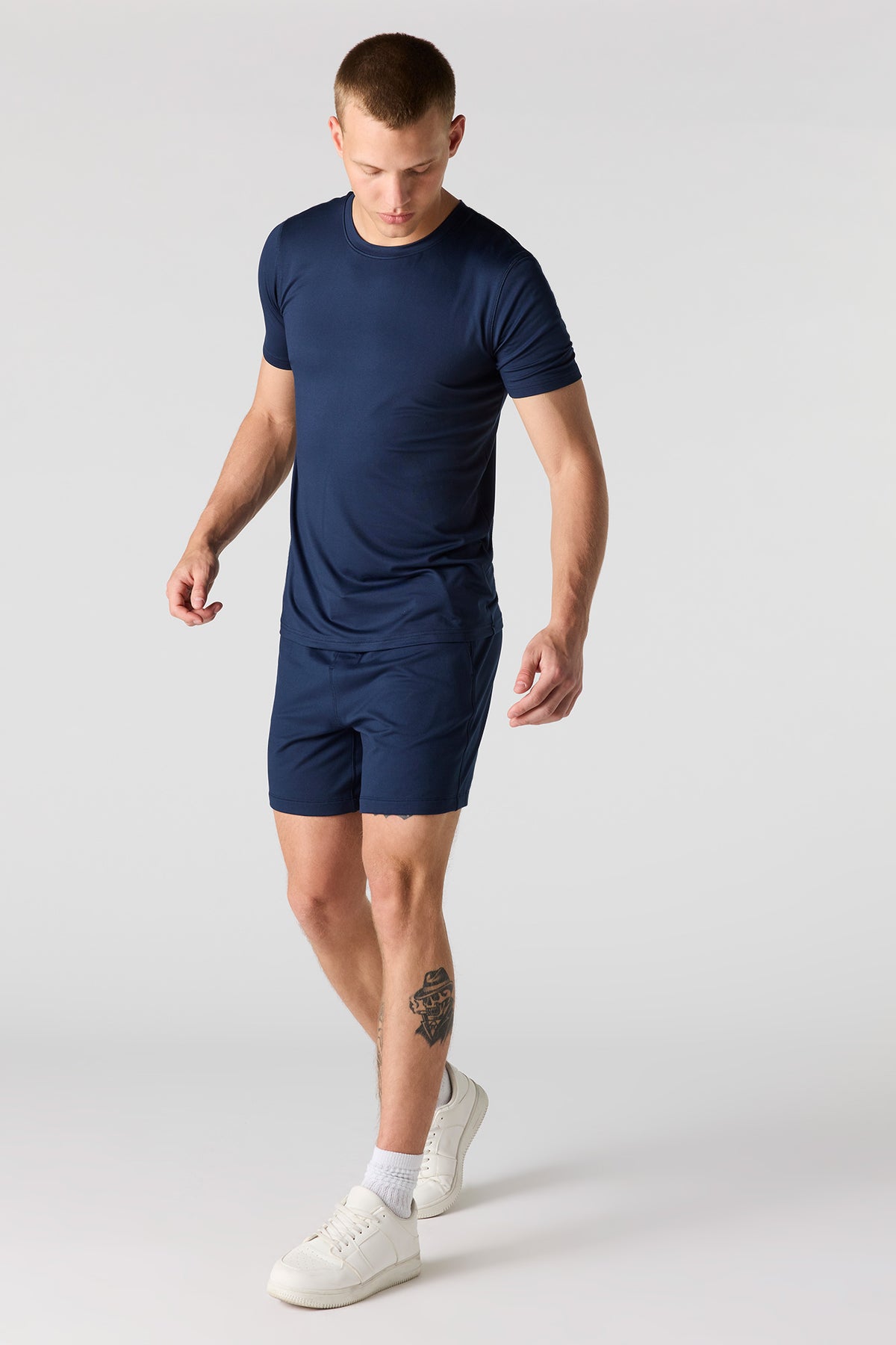 Alt View 3. U/A Crewneck T-Shirt - Navy