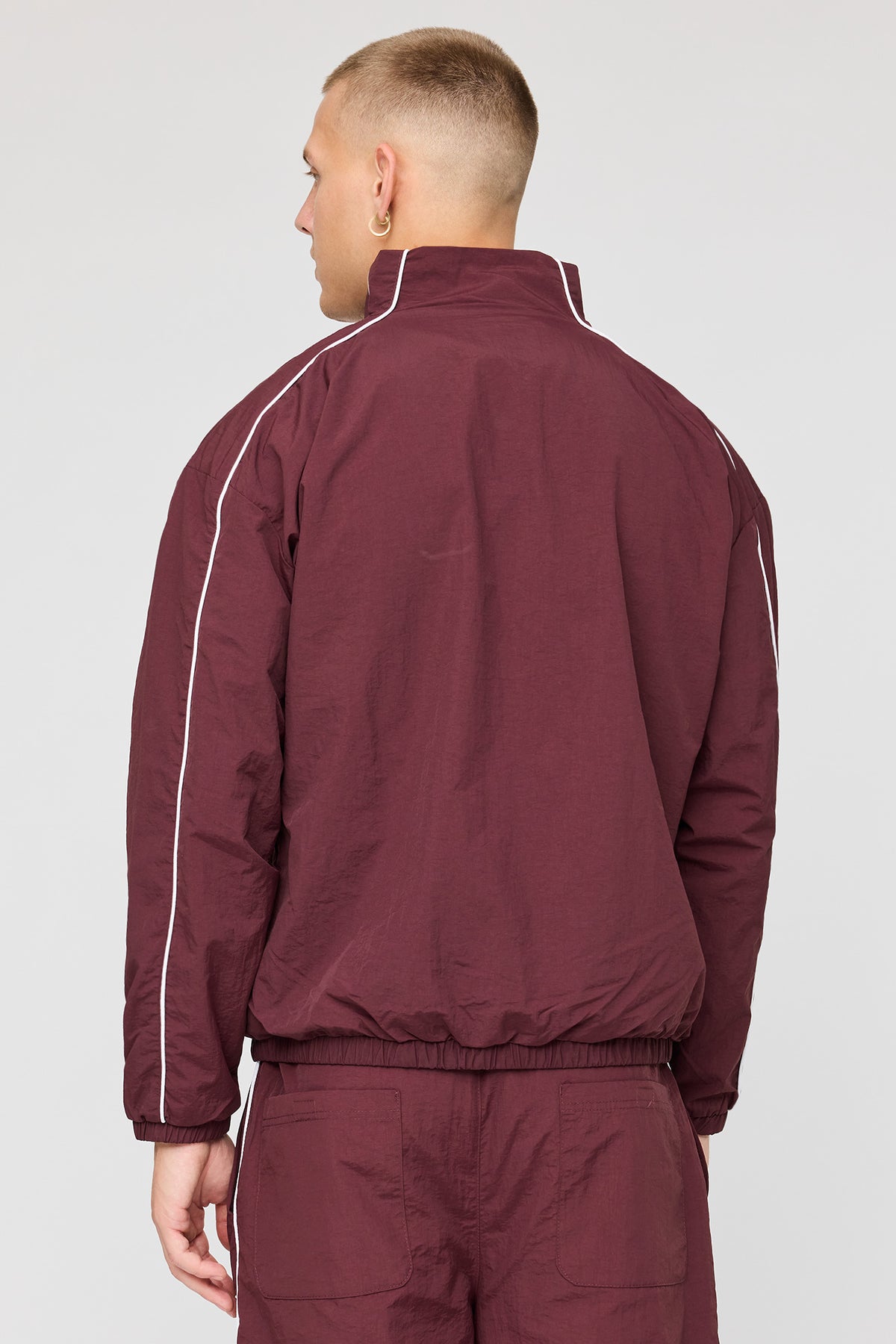 Vue alternative 2. Veste en nylon