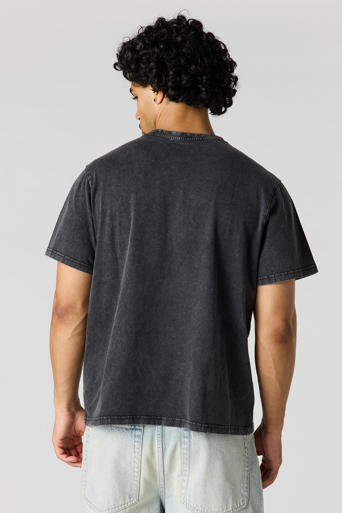 Alt View 2. Bear Graphic Washed T-Shirt - Charcoal