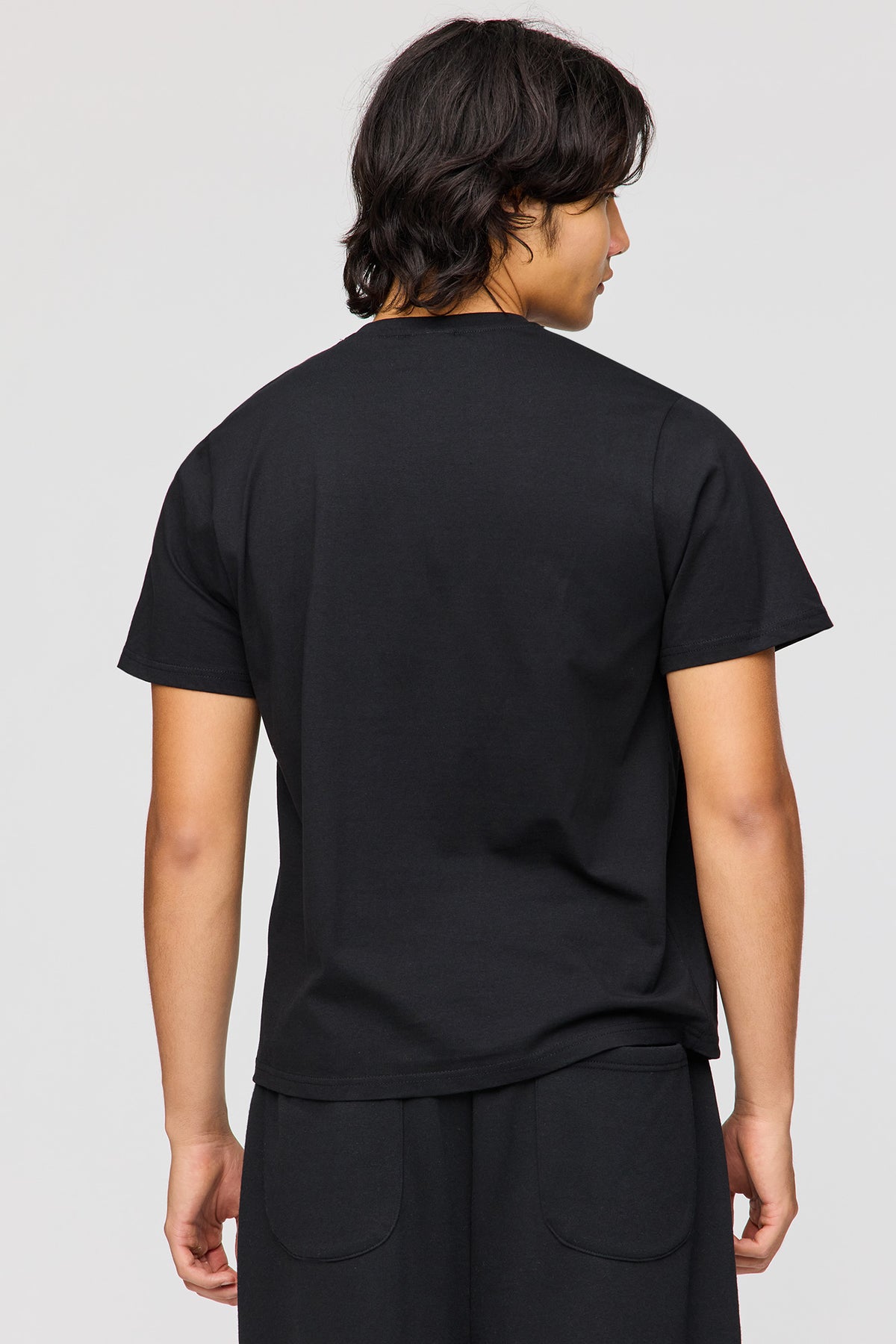 Alt View 2. Graphic T-Shirt - Black
