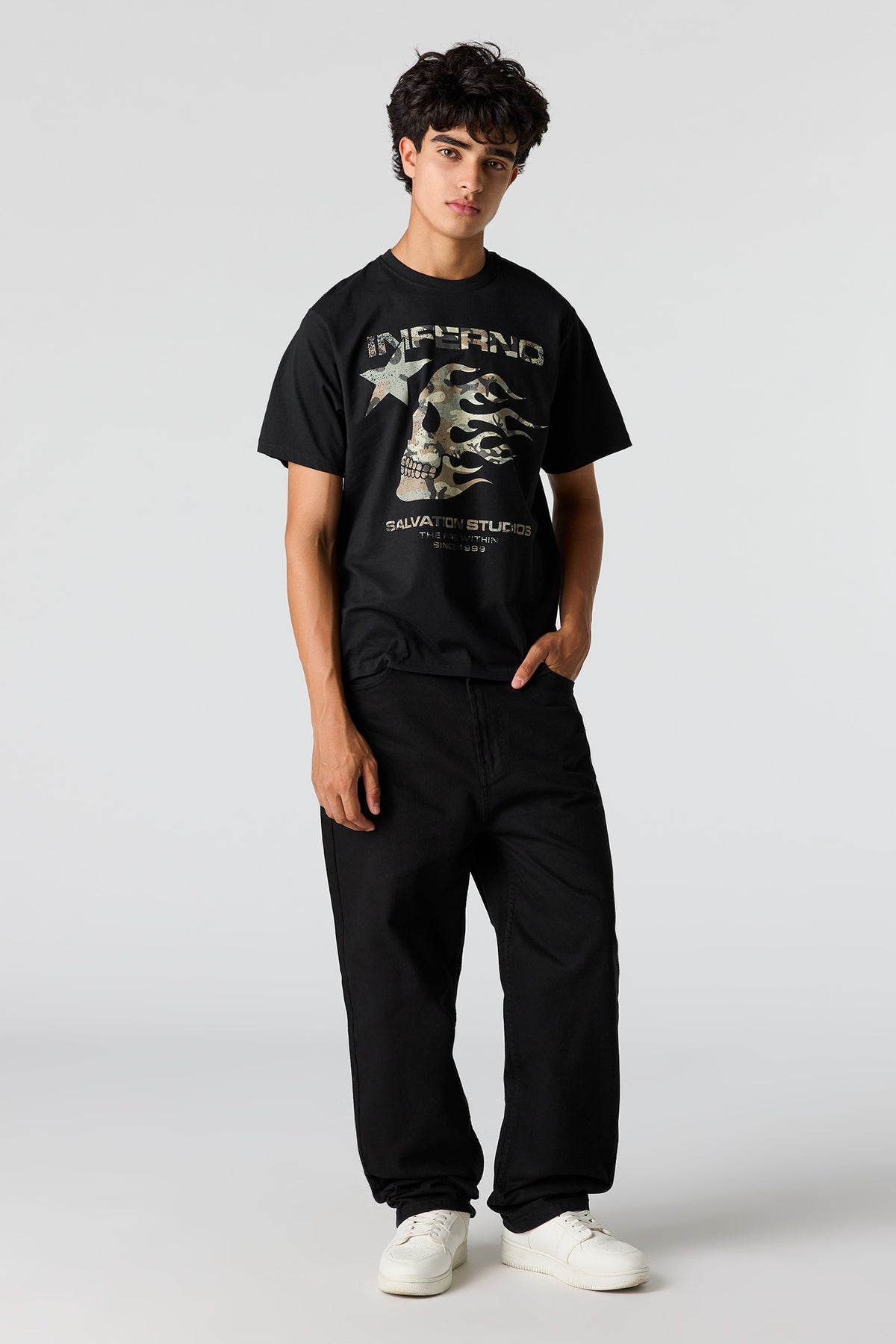 Alt View 3. Skull Graphic T-Shirt - Black
