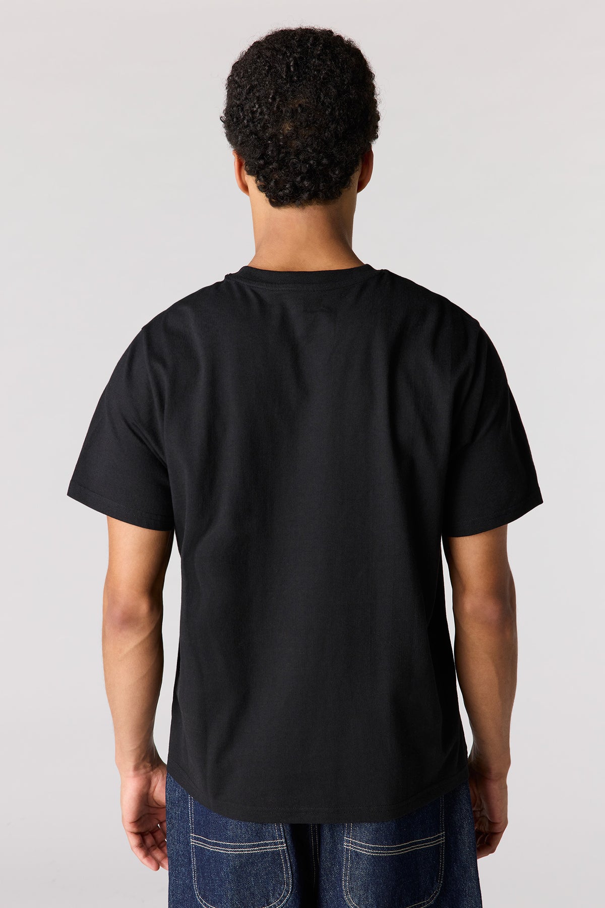 Alt View 2. Graphic T-Shirt - Black
