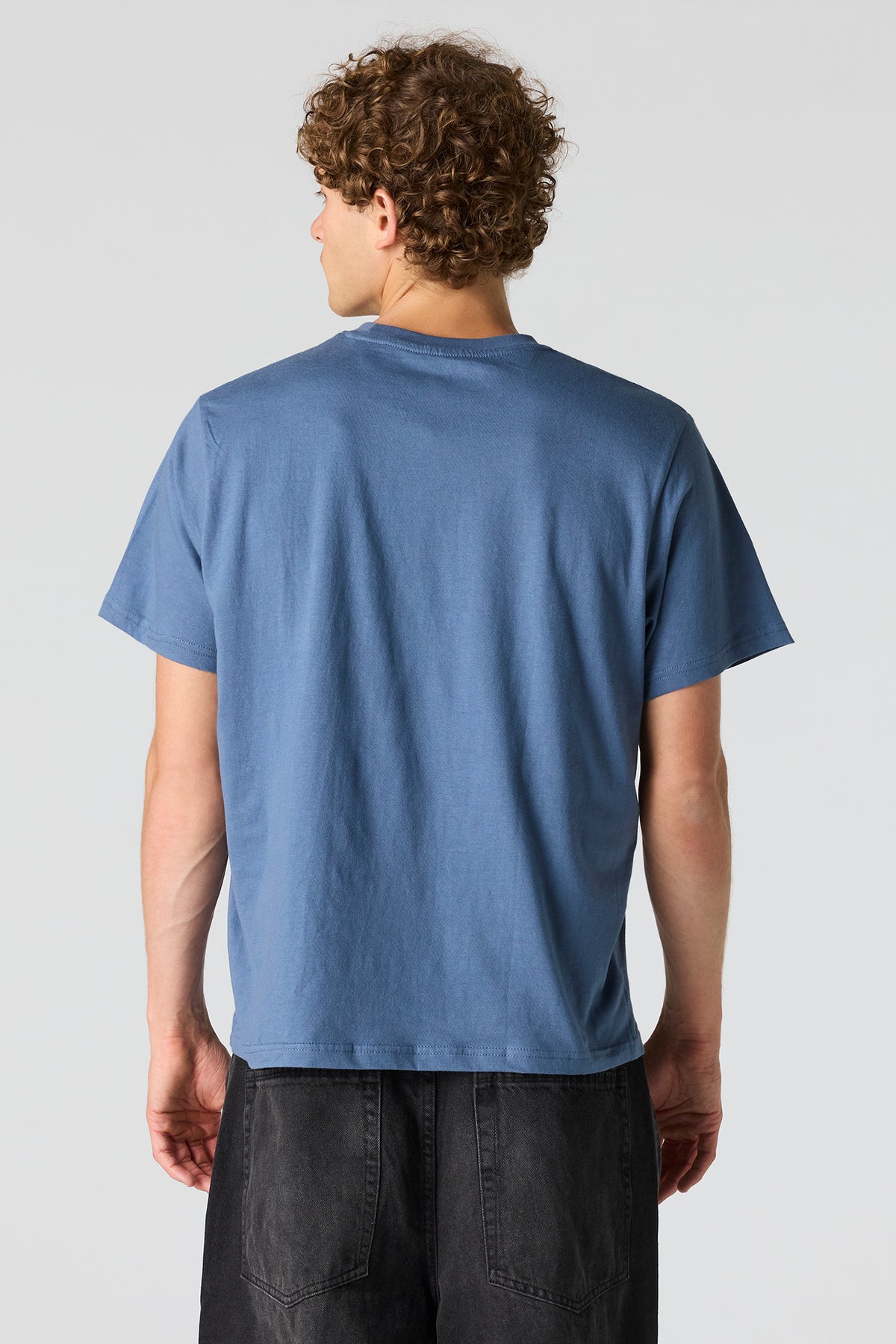 Alt View 2. City Graphic T-Shirt - Light Blue