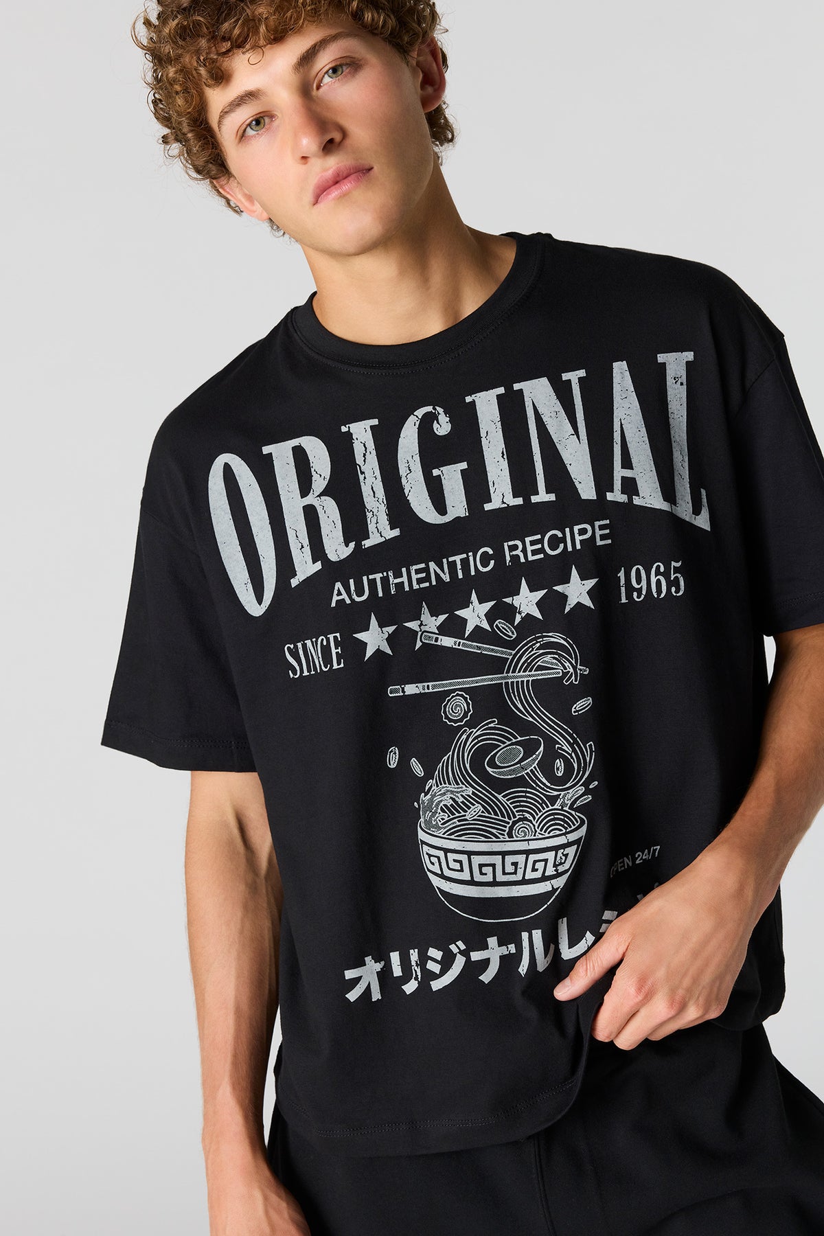 Alt View 4. Ramen Graphic Boxy T-Shirt - Black
