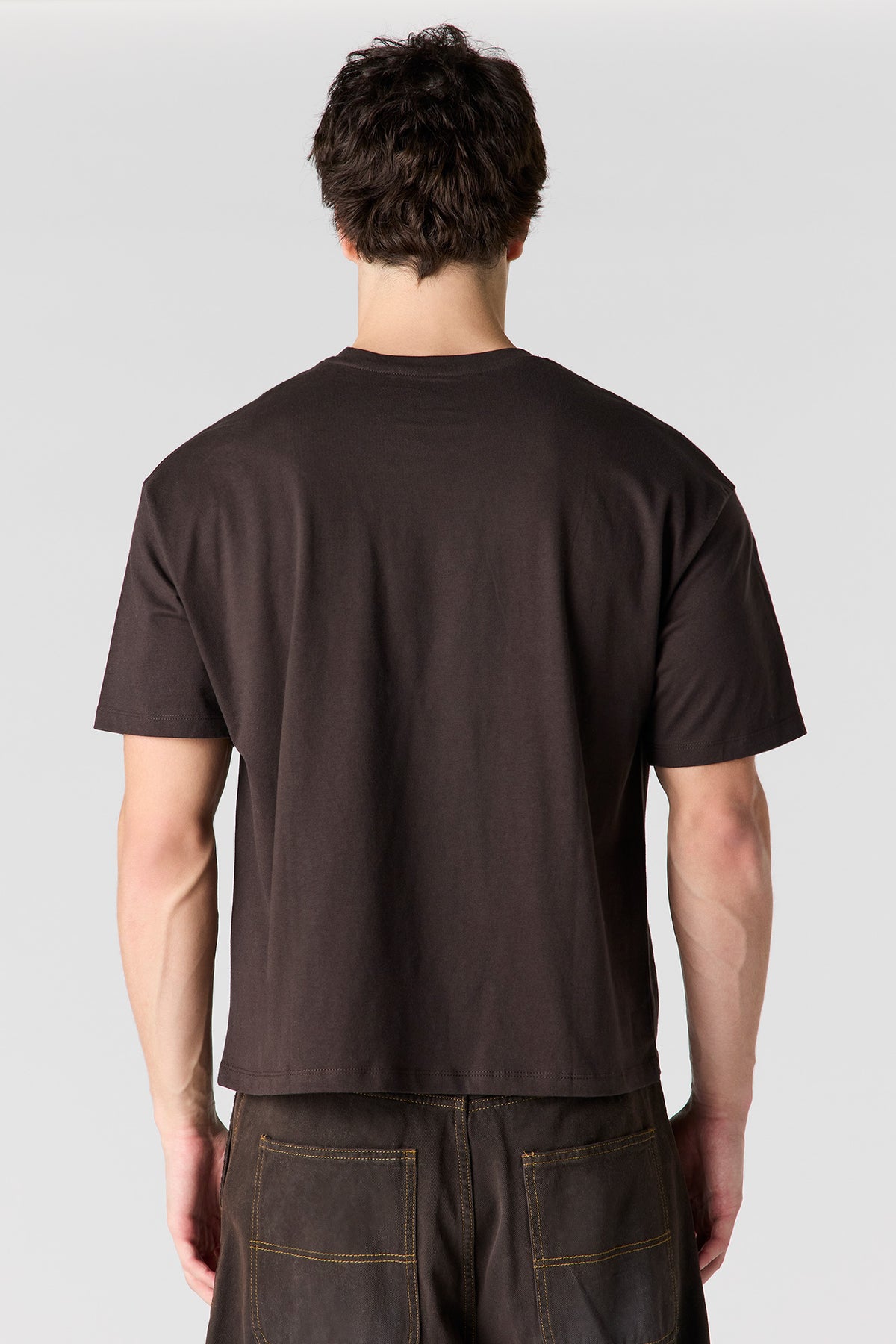 Alt View 2. Fearless Racing Graphic Boxy T-Shirt - Dark Brown