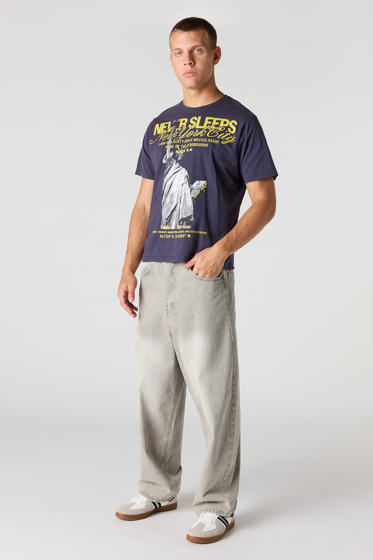 Alt View 3. New York City Graphic T-Shirt - Ocean Blue