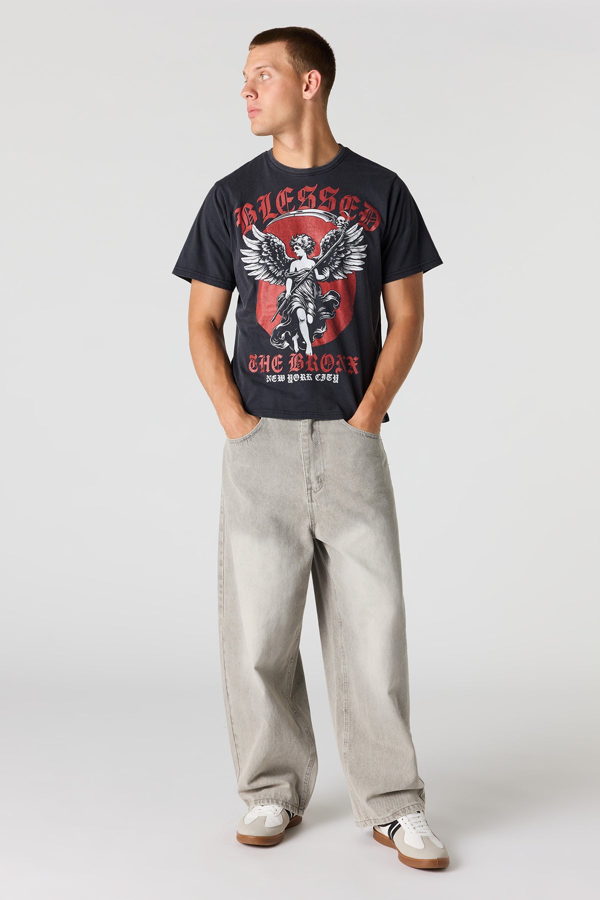 Vue alternative 3. T-shirt à imprimé Angel